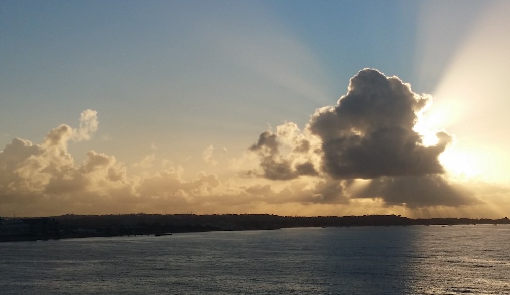 enlarge the image: Cumulus clouds in different development stages over Barbados shortly after sunrise. Photo: Heike Kalesse-Los / Universität Leipzig