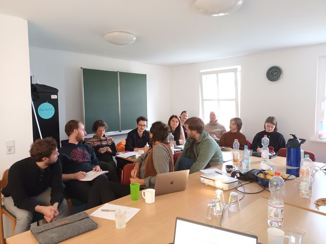 Discussion during the first PhD student and Early career Scientists Meeting, Photo: A. Köhler