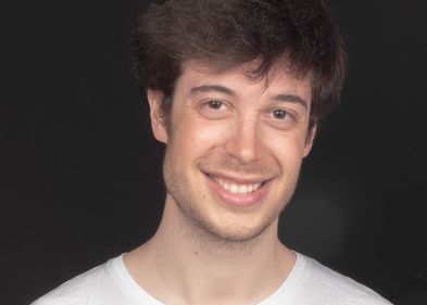 Humboldt-Stipendiat Giulio Isacchini forscht zur Immunabwehr. Foto: privat Auf dem Bild ist der junge Physiker und Humboldt-Stipendiat Giulio Isacchini zu sehen.