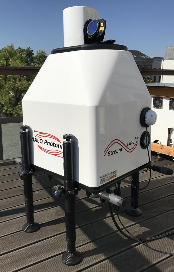 enlarge the image: The pulsed Doppler Lidar system delivers profiles of back scatter intensity from aerosol or clouds, Doppler wind components. Photo: Katrin Schandert / Universität Leipzig