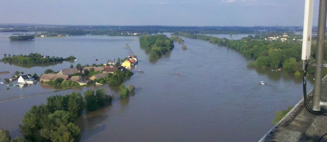 Flooded meadows near the city Riesa during the flood in 2013. Photo: Uwe Paeser/ Riesa City Council