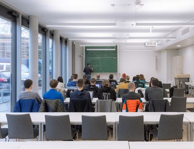 Vilhelm Bjerknes lecture hall during a lecture. Photo: Swen Reichholdd