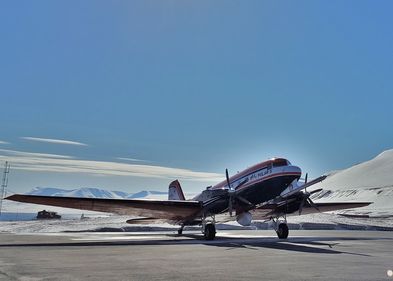 Das Forschungsflugzeug "Polar 5" des Alfred-Wegener-Instituts auf Spitzbergen. Das Forschungsflugzeug "Polar 5" des Alfred-Wegener-Instituts auf Spitzbergen.