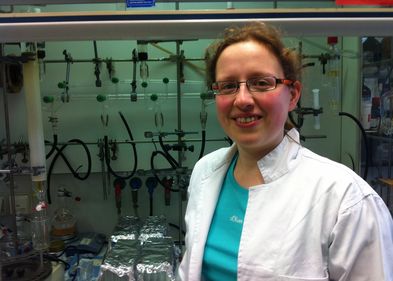 BuildMoNa-Doktorandensprecherin Wilma Neumann im Labor. BuildMoNa-Doktorandensprecherin Wilma Neumann im Labor.