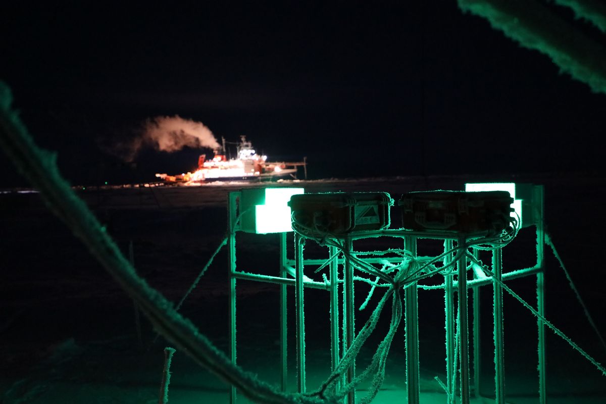 enlarge the image: The Video In Situ Snowfall Sensor during the MOSAiC campaign on sea ice. Photo: Matthew Shupe 